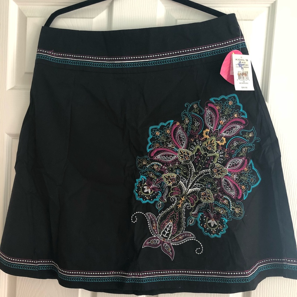 Juniors knee length skirt